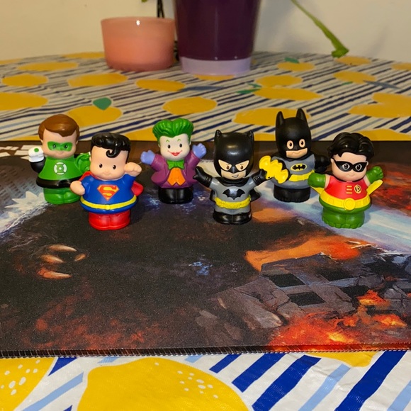 Sold - other platform Fisher Price - Little People - DC Themed - Picture 1 of 8